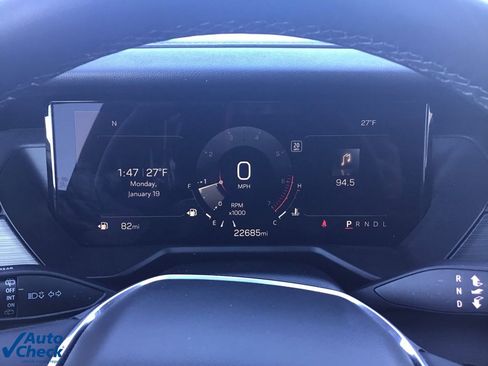 Used 2025 GMC Acadia Elevation image 35