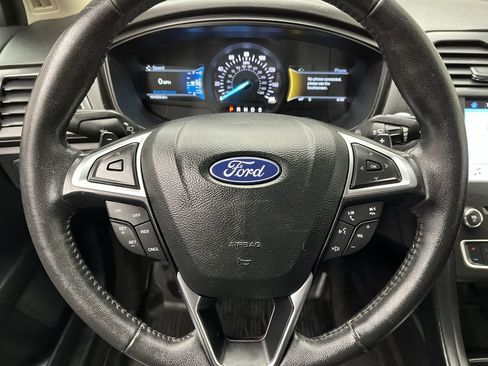 Used 2018 Ford Fusion SE w/ Equipment Group 201A FWD image 14