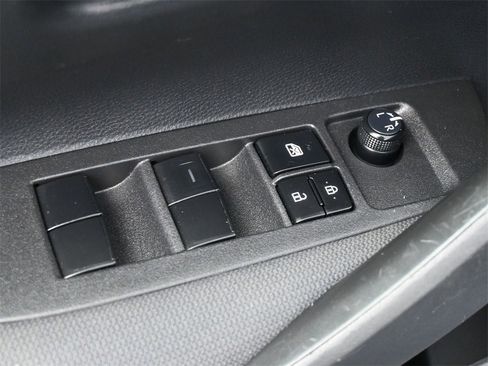 Used 2021 Toyota Corolla LE image 4