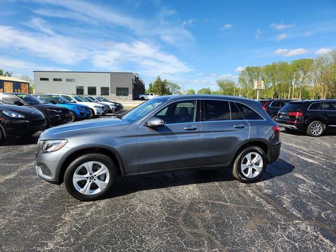 Used 2017 Mercedes-Benz GLC 300 4MATIC w/ Premium 2 Package image 2