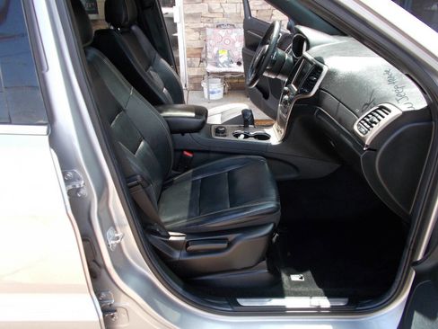 Used 2014 Jeep Grand Cherokee Limited AWD/4WD image 18