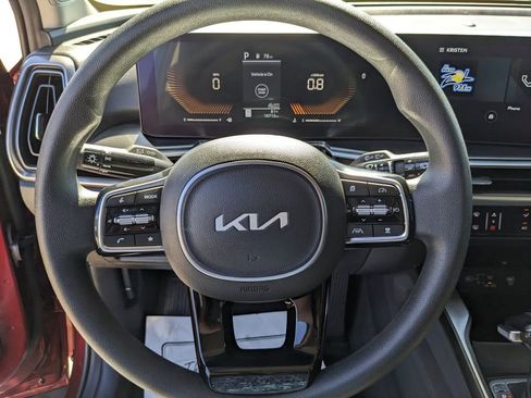 Certified 2025 Kia Sorento LX FWD image 29