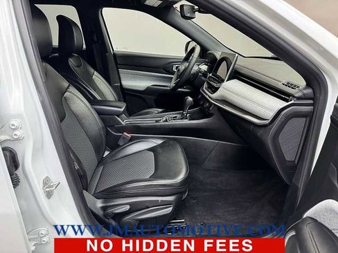 Used 2023 Jeep Compass Latitude w/ Convenience Group AWD/4WD image 19