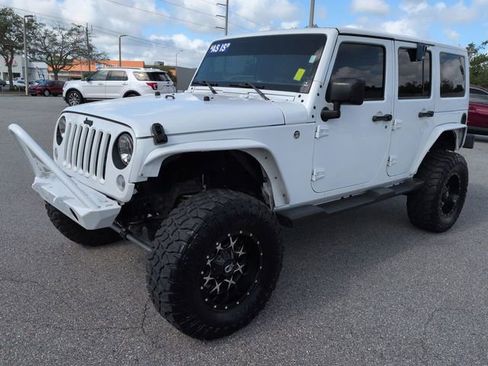 Used 2016 Jeep Wrangler Unlimited Sahara AWD/4WD image 8