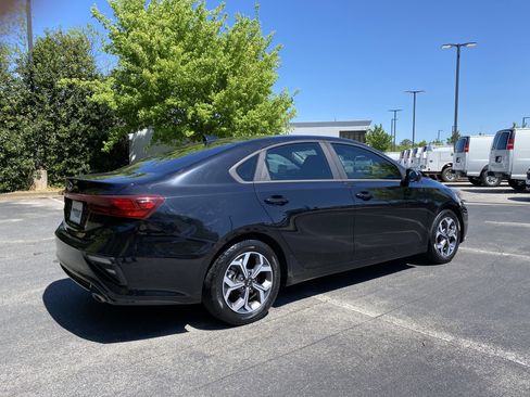 Used 2019 Kia Forte LXS FWD image 9