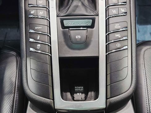 Used 2016 Porsche Macan Turbo w/ Premium Package Plus image 18