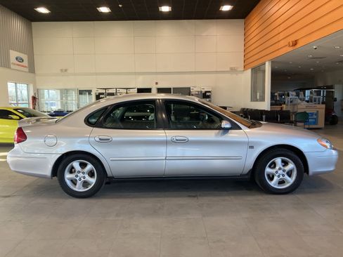 Used 2000 Ford Taurus SES image 4