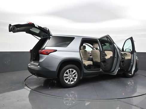 Used 2023 Chevrolet Traverse LS FWD image 28