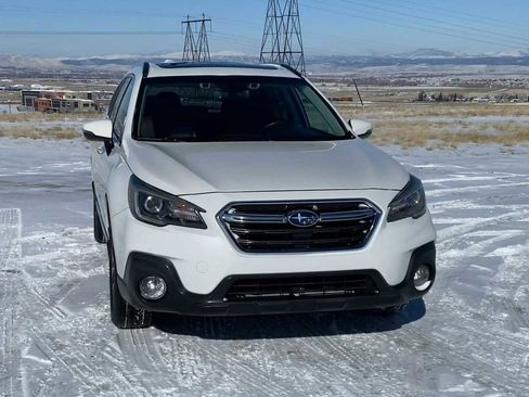 Used 2018 Subaru Outback 2.5i Touring image 3