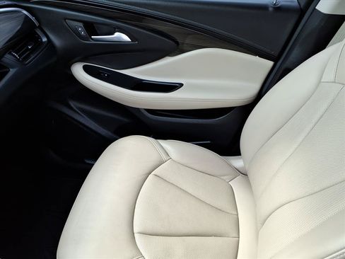 Used 2020 Buick Envision Essence FWD image 34