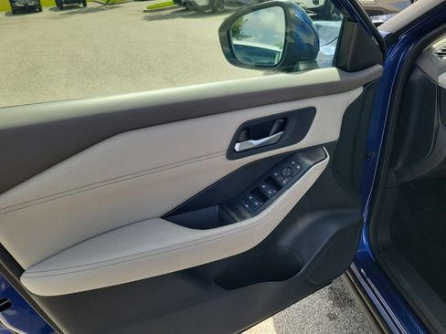 Used 2023 Nissan Rogue SV w/ SV Premium Package FWD image 19