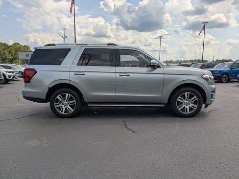 Used 2022 Ford Expedition Limited RWD image 3