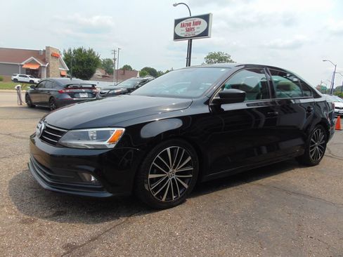 Used 2016 Volkswagen Jetta Sport FWD image 7