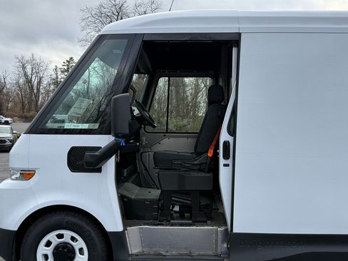 New 2025 Chevrolet Brightdrop 400 w/ Battery Pack, Max Range image 11