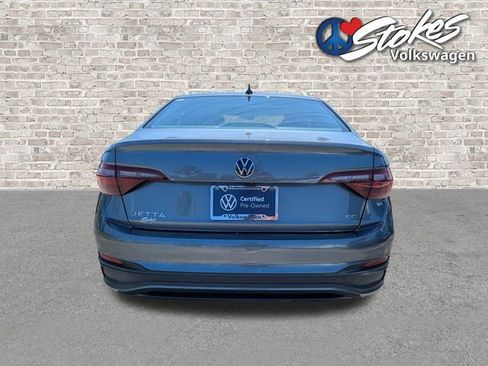 Certified 2024 Volkswagen Jetta SE w/ Panoramic Sunroof Package FWD image 5