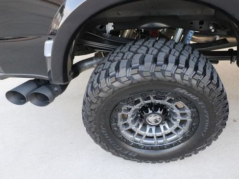 New 2026 Ford F250 Lariat w/ Black Appearance Package AWD/4WD image 9