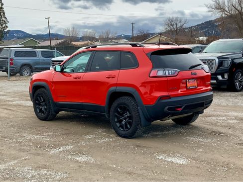 Used 2021 Jeep Cherokee Trailhawk image 2