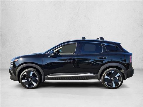 Used 2025 Nissan Kicks SR FWD image 9