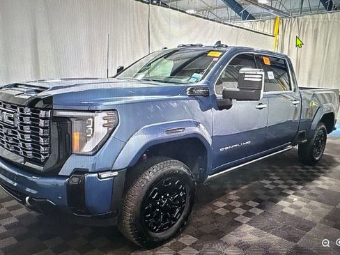 Used 2025 GMC Sierra 2500 Denali Ultimate AWD/4WD image 1