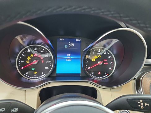 Used 2022 Mercedes-Benz GLC 300 4MATIC image 11