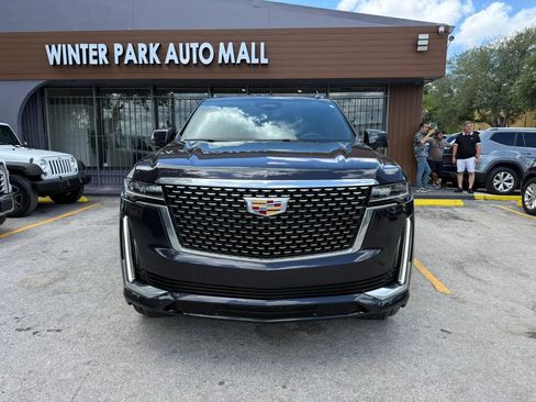 Used 2024 Cadillac Escalade Premium Luxury AWD/4WD image 2
