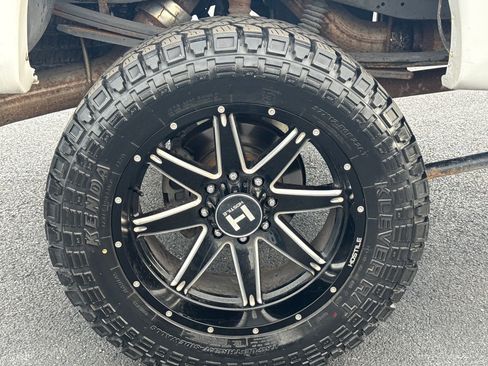 Used 2016 Ford F250 Lariat w/ Lariat Ultimate Package image 9