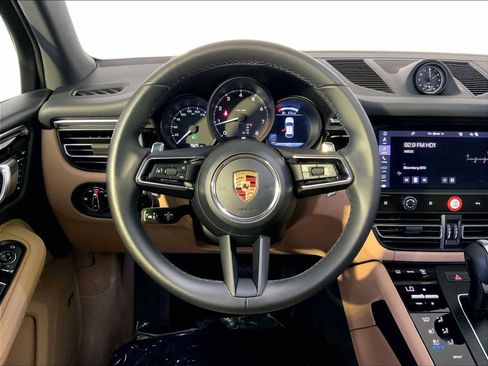 Certified 2026 Porsche Macan AWD/4WD image 15