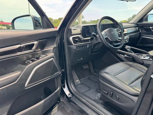 Certified 2025 Kia Telluride S FWD image 15