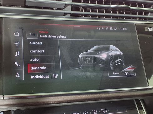Used 2023 Audi Q8 Prestige AWD/4WD image 27