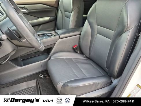 Used 2023 Nissan Rogue SV w/ SV Premium B Package AWD/4WD image 12