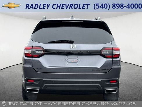 Used 2025 Honda Pilot Black Edition image 16