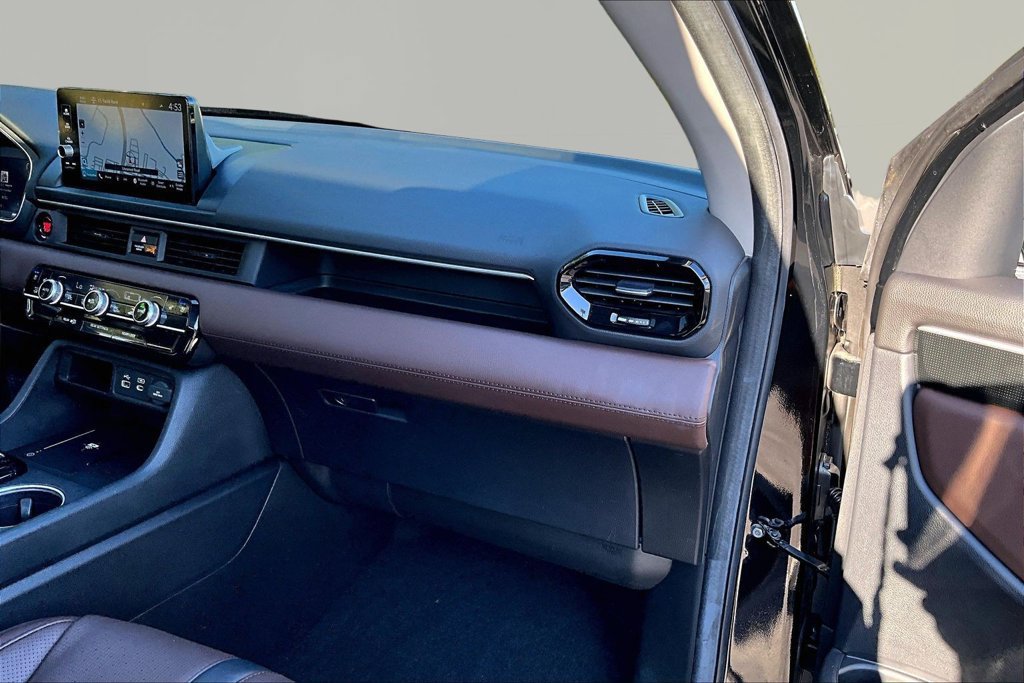 Used 2025 Honda Pilot Elite image 18