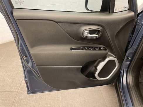 Certified 2021 Jeep Renegade Latitude AWD/4WD image 21
