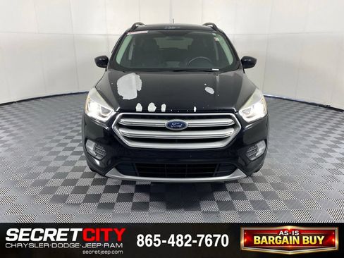 Used 2018 Ford Escape SEL FWD image 2