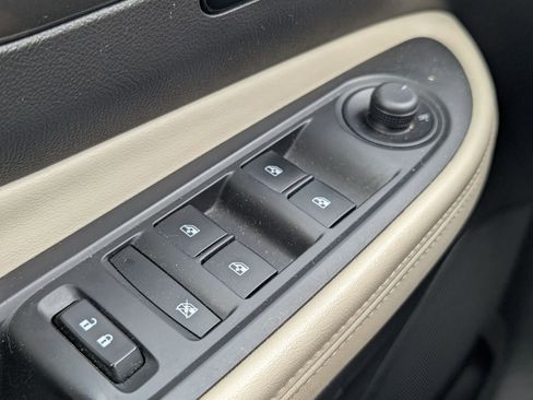 Used 2018 Buick Encore Essence image 14