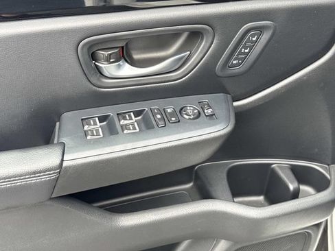 Certified 2023 Honda Pilot Touring image 18