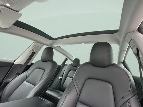 Used 2023 Tesla Model 3 Standard Range RWD image 14