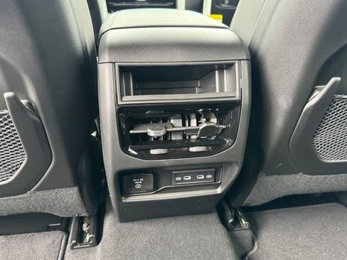 New 2026 Jeep Grand Cherokee Altitude AWD/4WD image 41