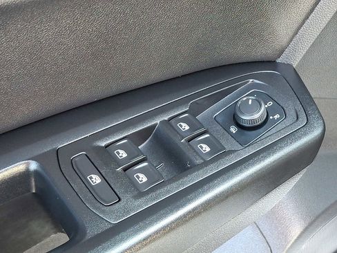 Used 2020 Volkswagen Atlas SE w/ Towing Package image 15