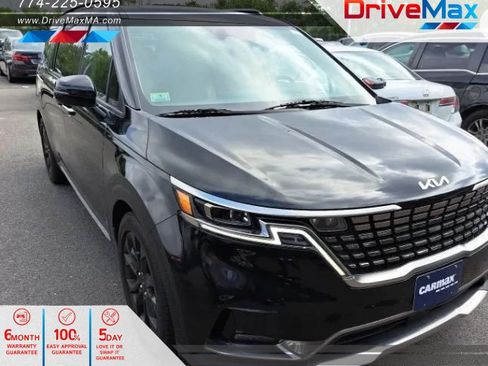 Used 2023 Kia Carnival SX Prestige FWD image 1