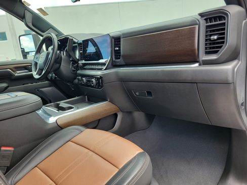 Used 2024 Chevrolet Silverado 2500 High Country w/ High Country Premium Package AWD/4WD image 14