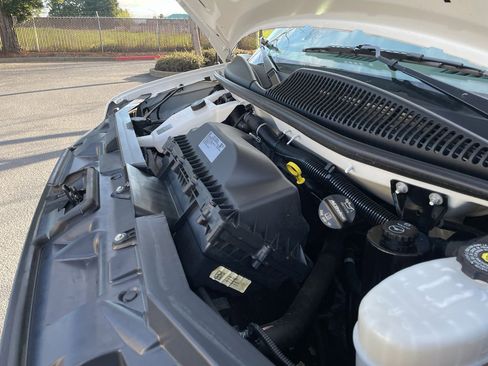 Used 2024 Chevrolet Express 2500 w/ Driver Convenience Package image 9