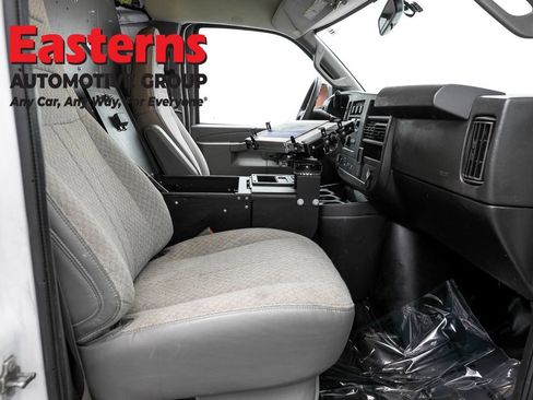 Used 2021 Chevrolet Express 2500 RWD image 22