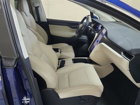 Used 2018 Tesla Model X 75D image 7