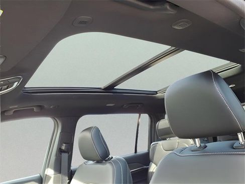 New 2025 Jeep Grand Cherokee L Limited image 16