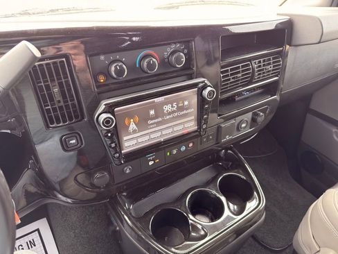 Used 2021 Chevrolet Express 2500 LS w/ Enhanced Convenience Package image 47