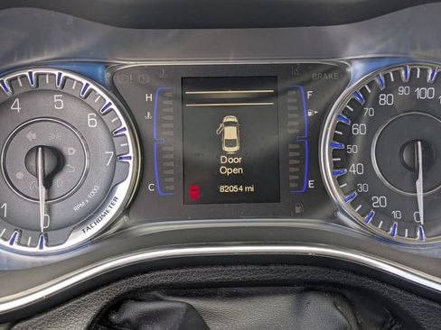 Used 2015 Chrysler 200 Limited w/ Convenience Group FWD image 30