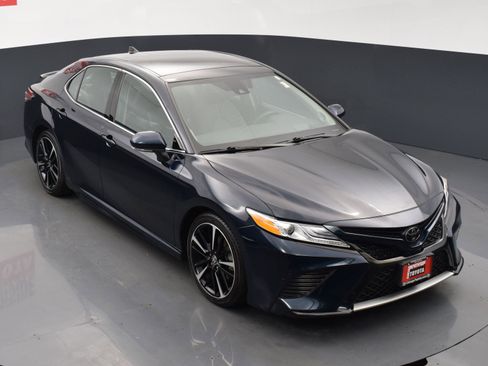 Used 2020 Toyota Camry XSE FWD image 26