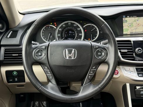 Used 2013 Honda Accord Touring image 31