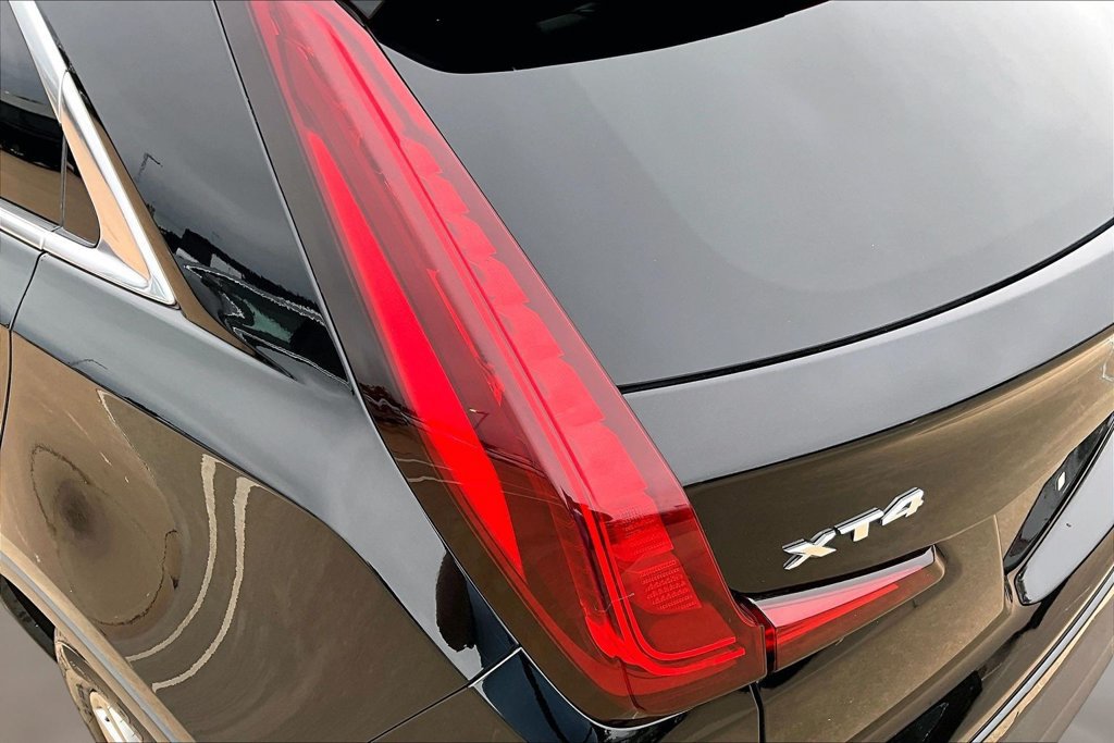 Used 2023 Cadillac XT4 Premium Luxury w/ Enhanced Visibility Package FWD image 32